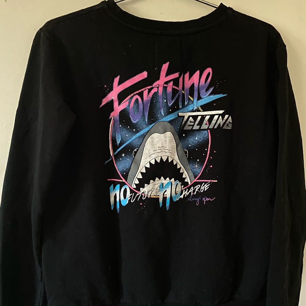 Cool SHARK crew neck